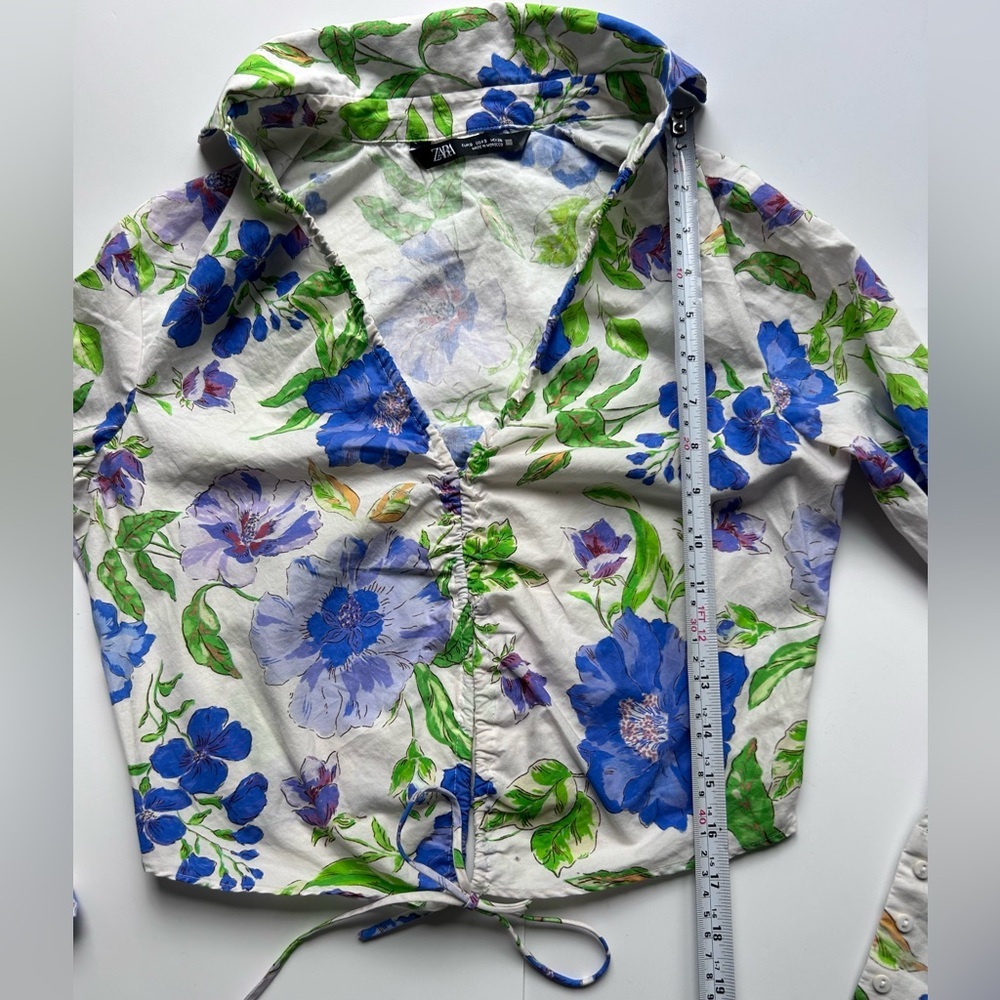 Zara Women's Floral Print Short Sleeve Button Up Top - Picture 5 of 5